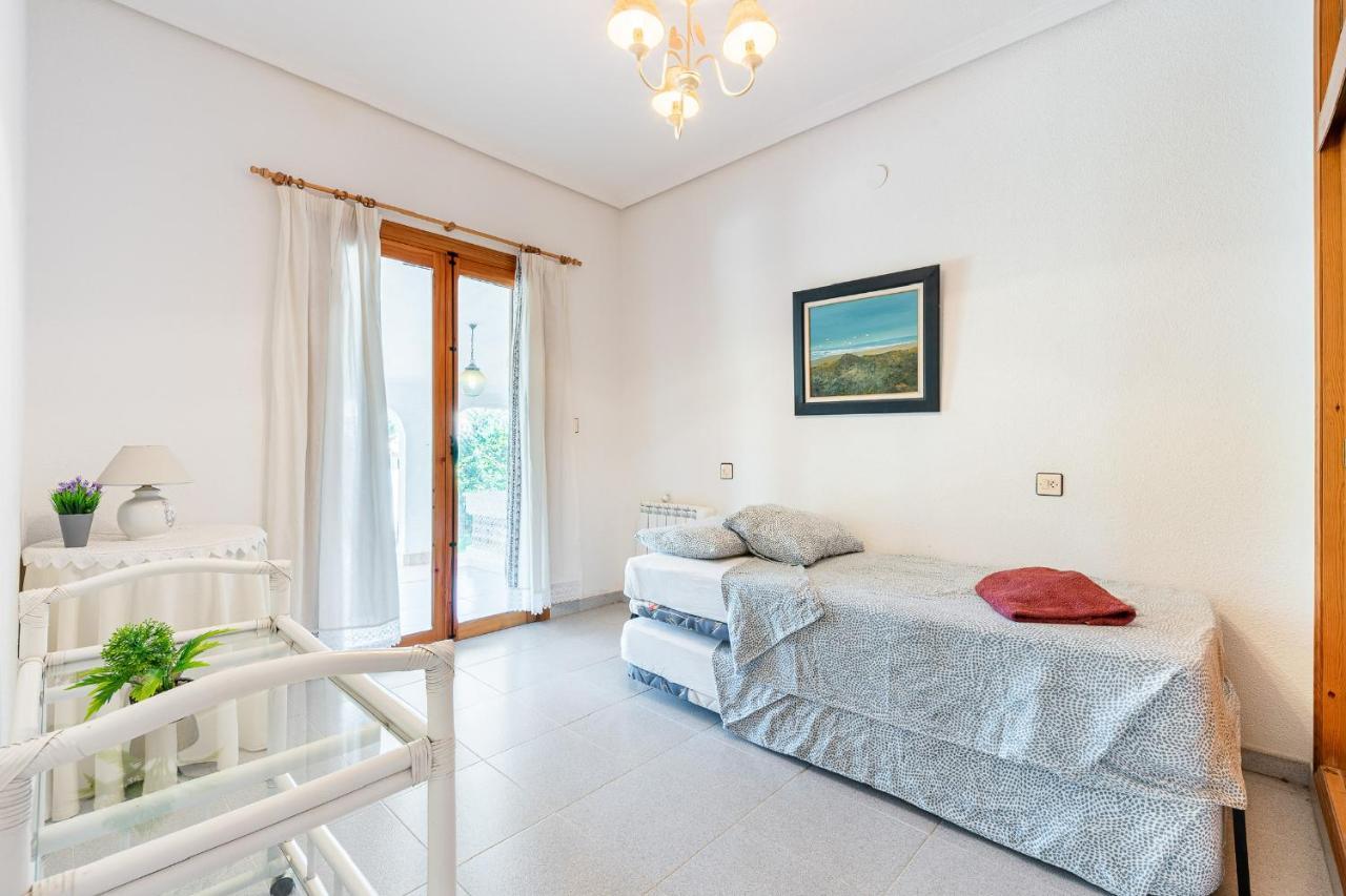 אוריהואלה Chalet Mayor Zenia Beach מראה חיצוני תמונה