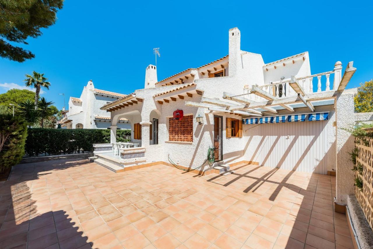 אוריהואלה Chalet Mayor Zenia Beach מראה חיצוני תמונה