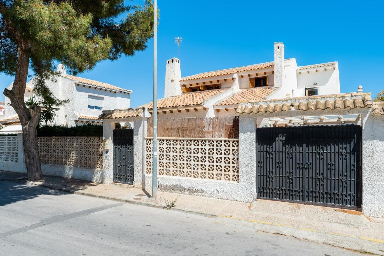 אוריהואלה Chalet Mayor Zenia Beach מראה חיצוני תמונה
