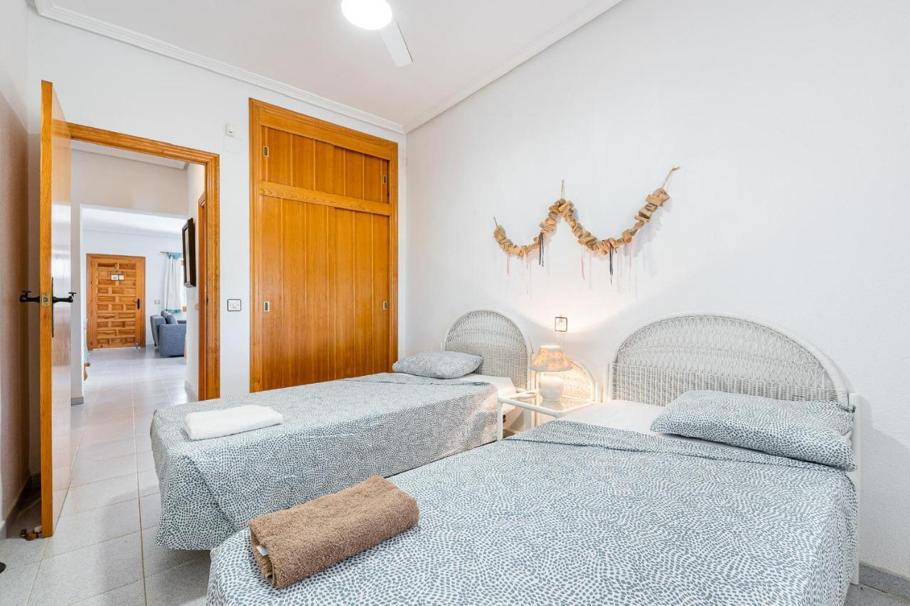 אוריהואלה Chalet Mayor Zenia Beach מראה חיצוני תמונה