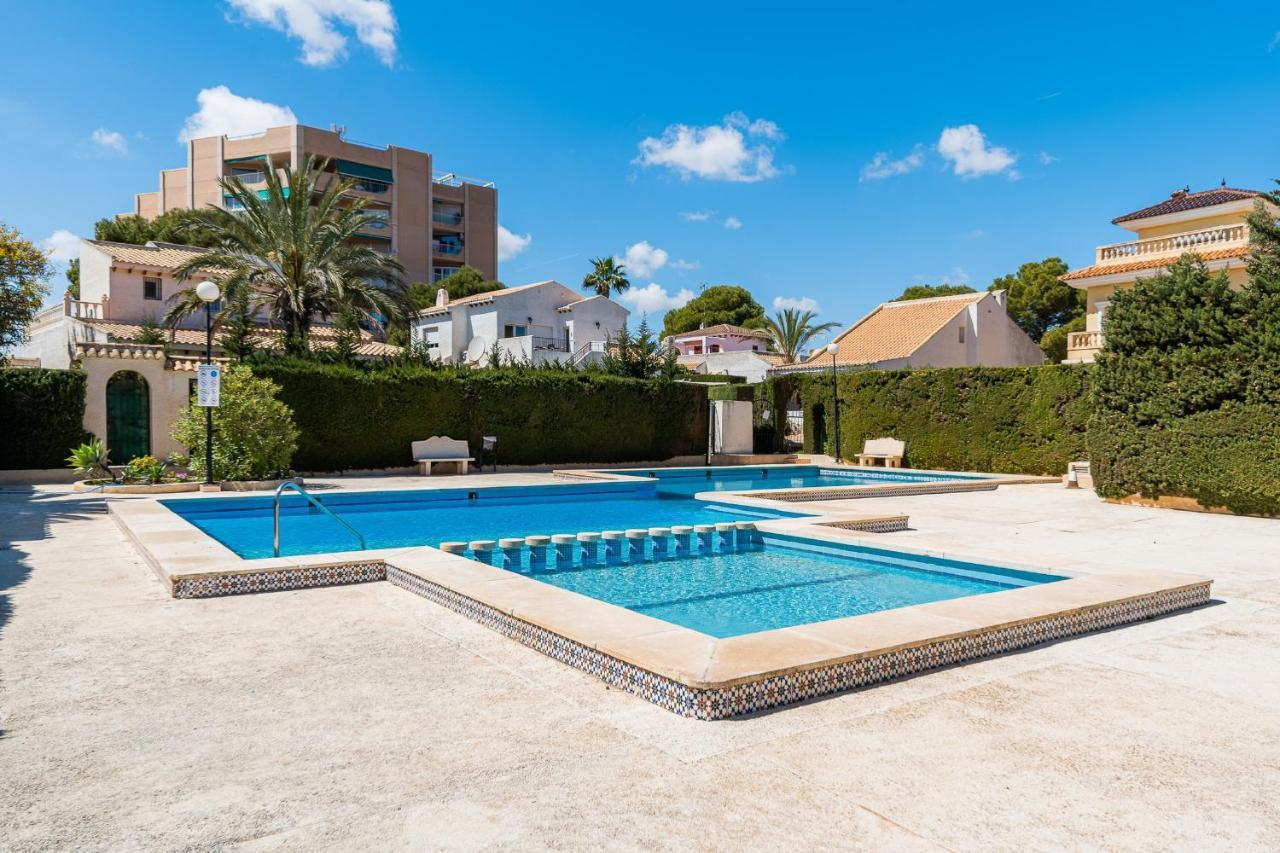 אוריהואלה Chalet Mayor Zenia Beach מראה חיצוני תמונה