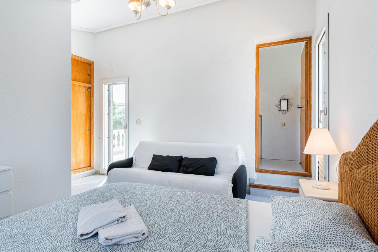 אוריהואלה Chalet Mayor Zenia Beach מראה חיצוני תמונה
