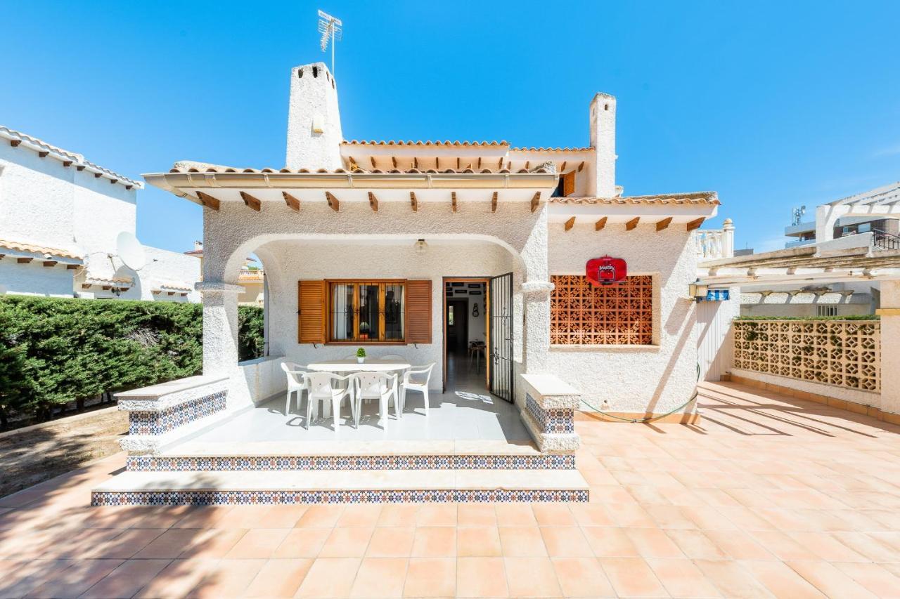 אוריהואלה Chalet Mayor Zenia Beach מראה חיצוני תמונה