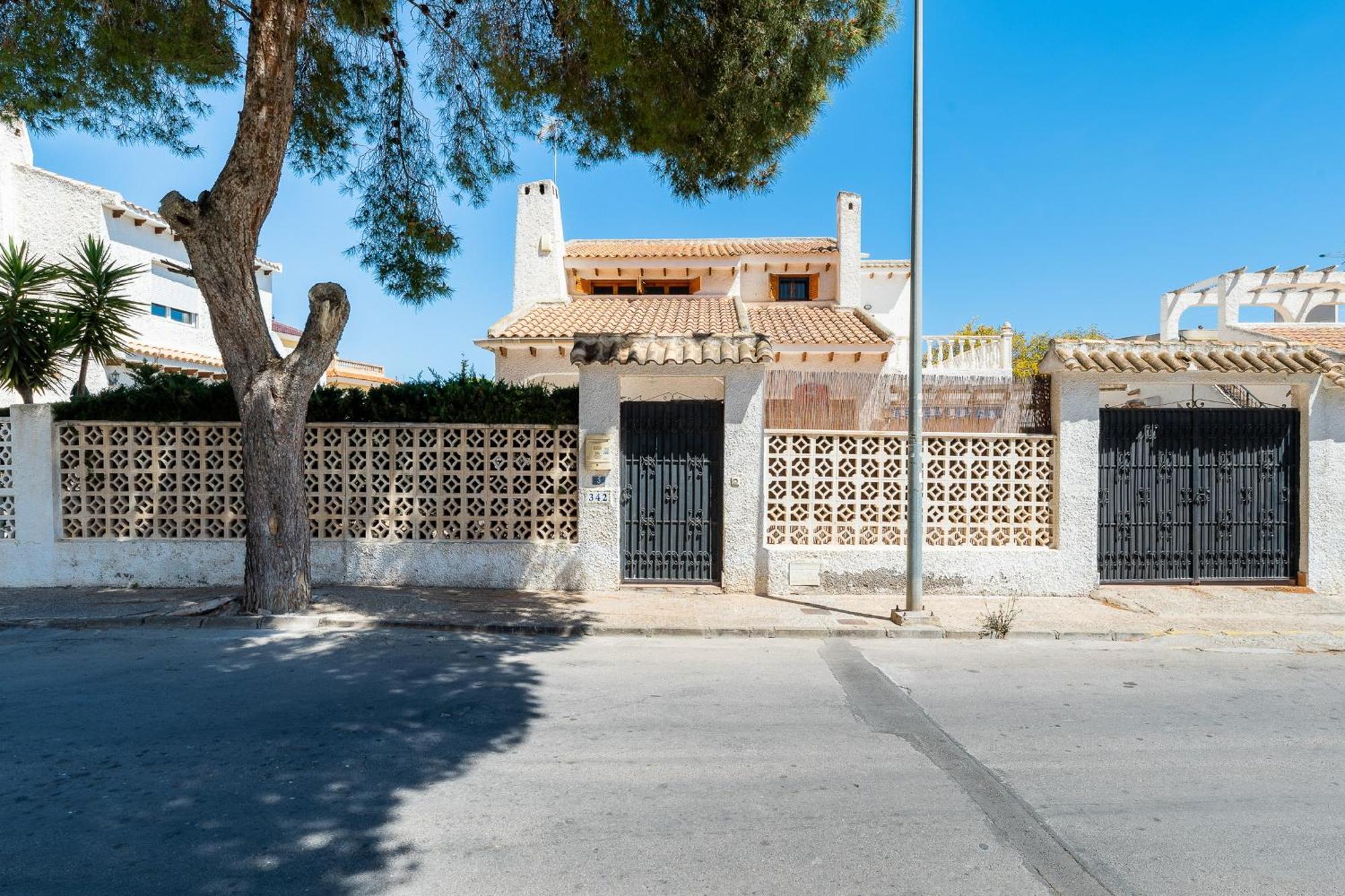 אוריהואלה Chalet Mayor Zenia Beach מראה חיצוני תמונה