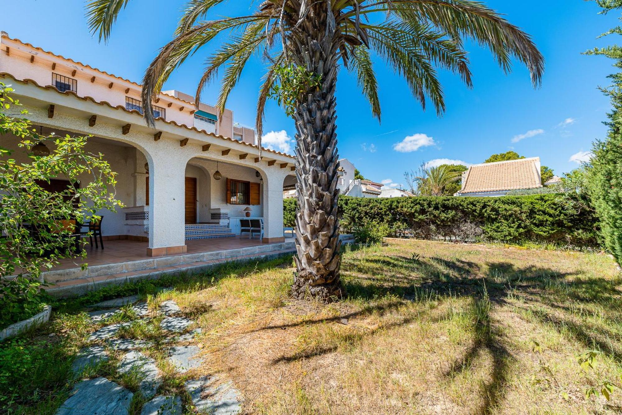 אוריהואלה Chalet Mayor Zenia Beach מראה חיצוני תמונה